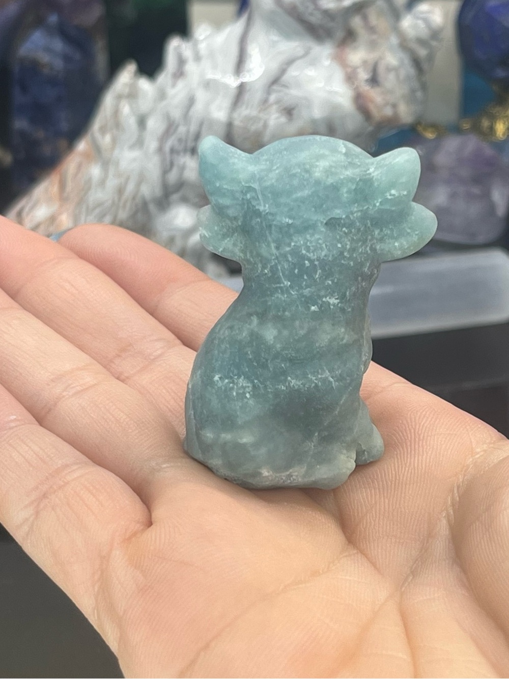 Highland Cow Crystal Carving - Picture 2 of 4